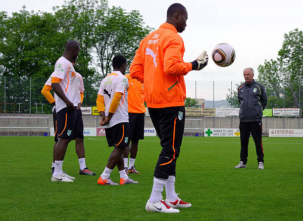 尽管他忍着 尽管他忍着