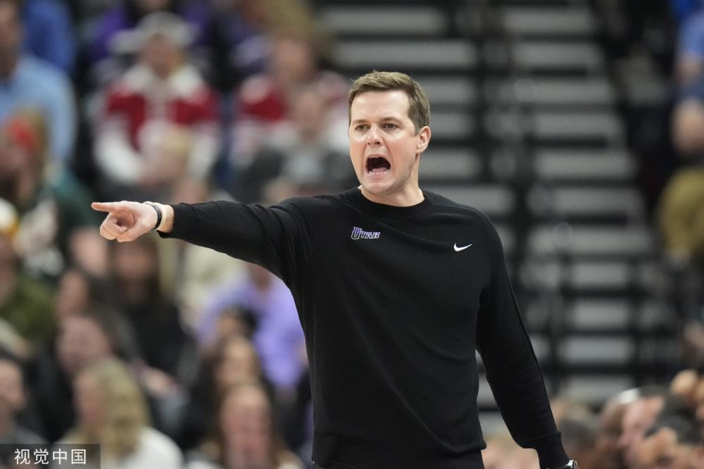 随后向他出 随后向他出