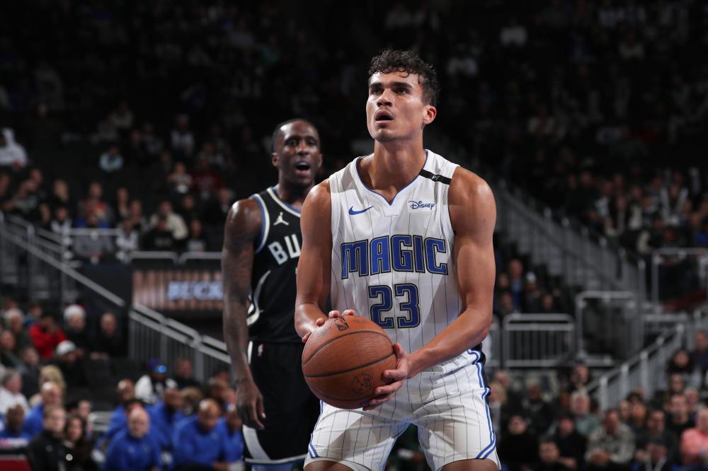 中场核心布 中场核心布